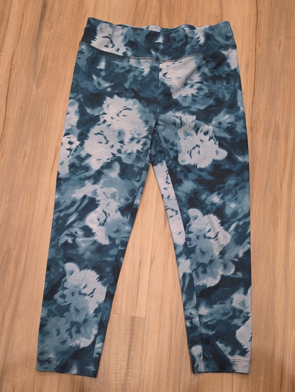 Time and Tru Teal and Navy Floral Tie-Dye Leggings